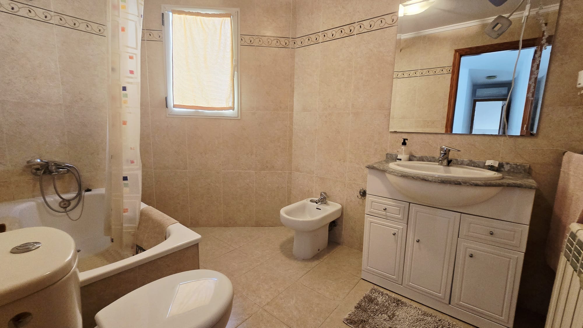 CA150O - Espectacular Chalet Adosado Esquinero en Zona Conservatorio, Oliva