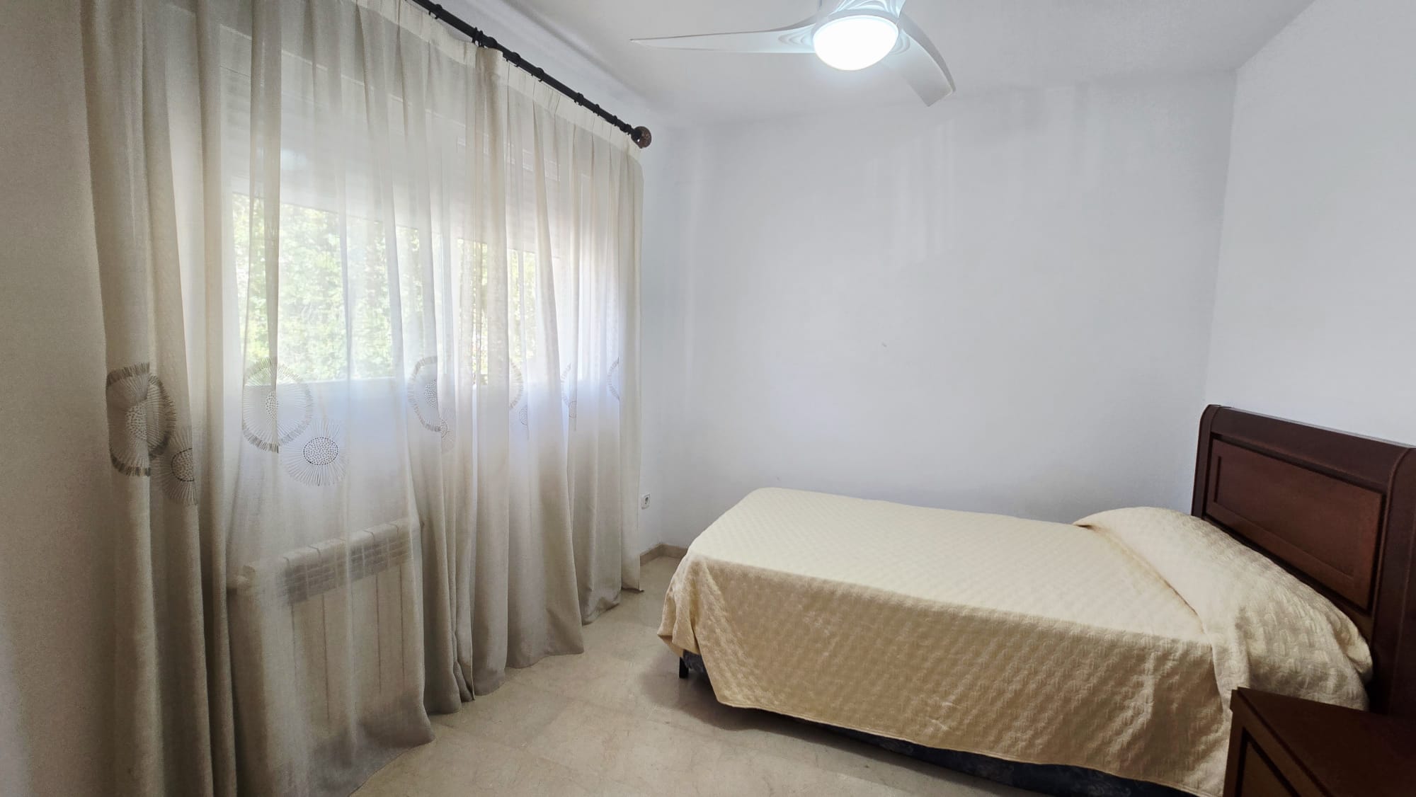 CA150O - Espectacular Chalet Adosado Esquinero en Zona Conservatorio, Oliva