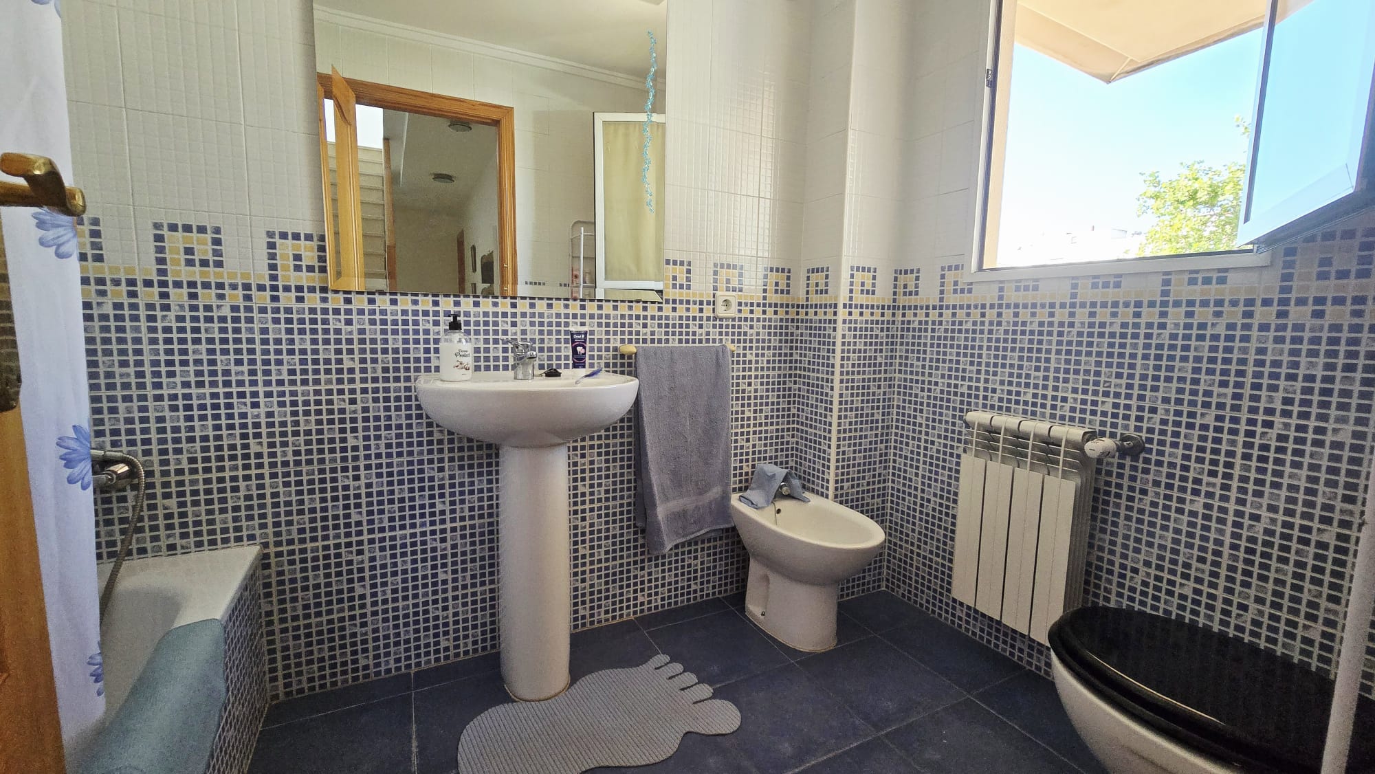 CA150O - Espectacular Chalet Adosado Esquinero en Zona Conservatorio, Oliva